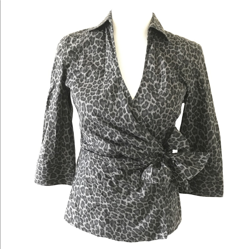 Express Wrap Top - Picture 4 of 7
